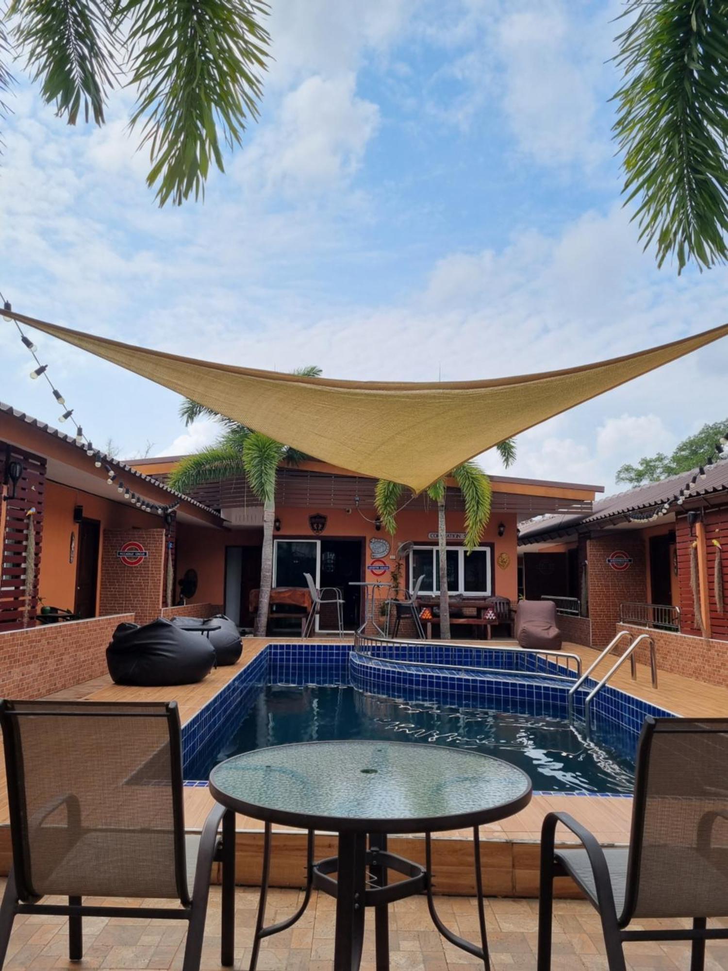 צ'ומפון The Windsor Boutique Resort מראה חיצוני תמונה
