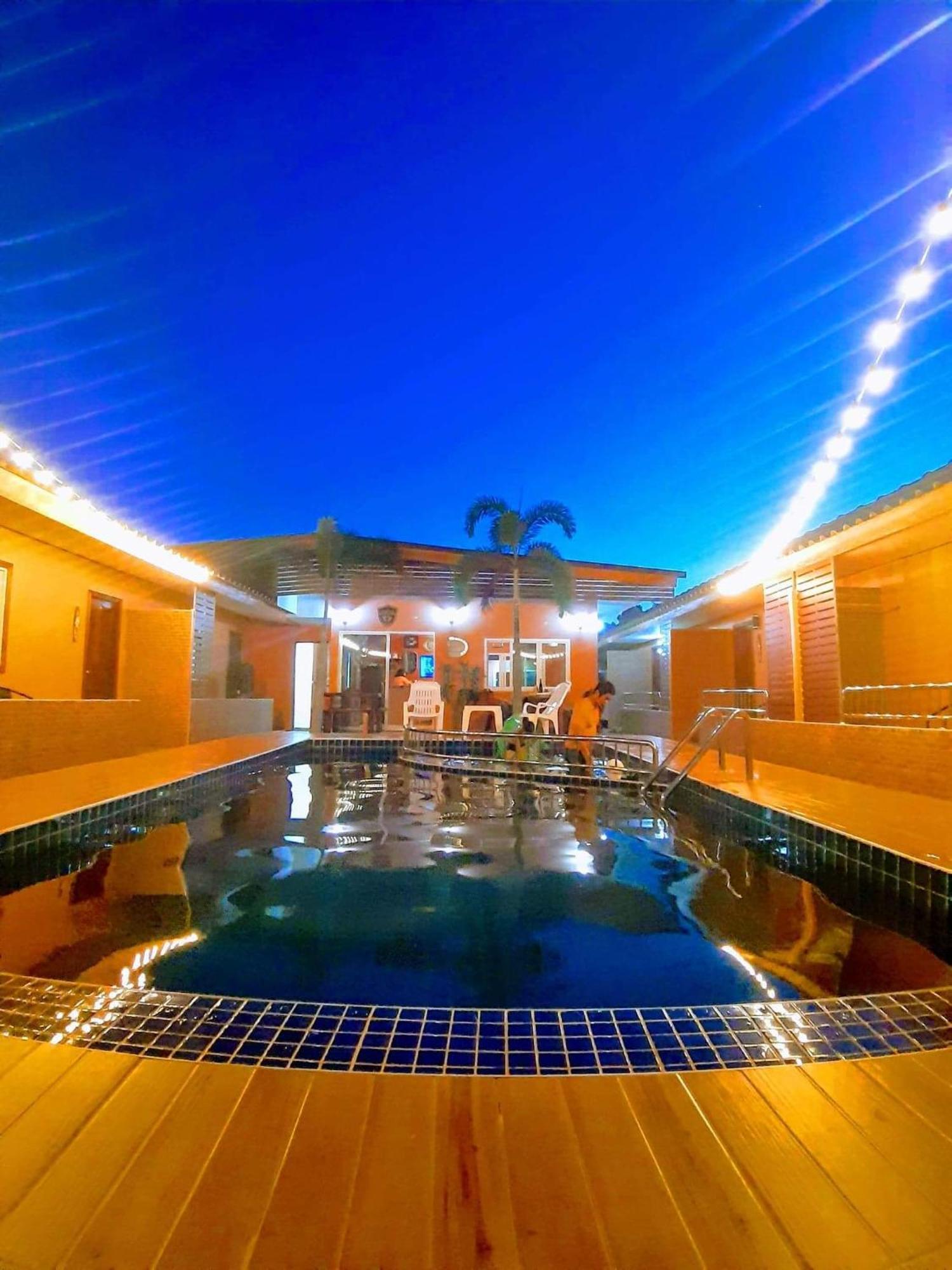 צ'ומפון The Windsor Boutique Resort מראה חיצוני תמונה
